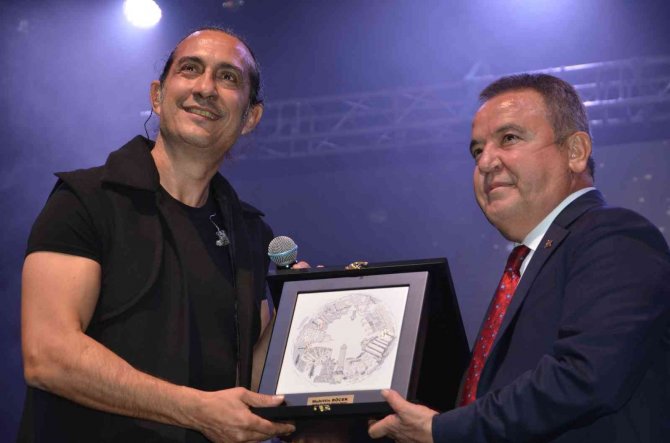 Alanya’da Cumhuriyet Coşkusu Kıraç’la Yaşandı