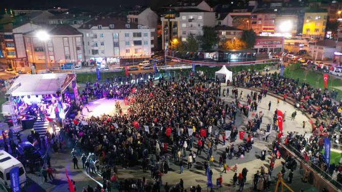 Arnavutköy’de Cumhuriyet Bayramı Murat Kekilli Konseriyle Kutlandı