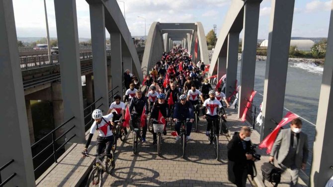 Bafra’da 3. Cumhuriyet Bisiklet Turu