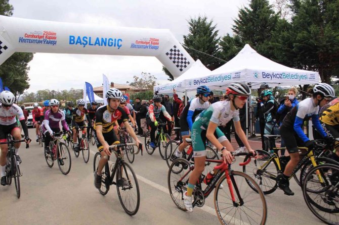 Beykoz’da Sporcular "Cumhuriyet Kupası Kriteryum Yarışı" İçin Pedal Çevirdi