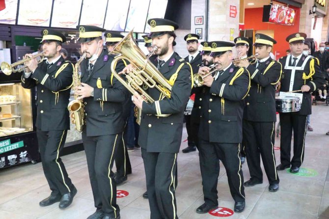 Highway’den Cumhuriyet Bayramı’nda Muhteşem Bando Gösterisi