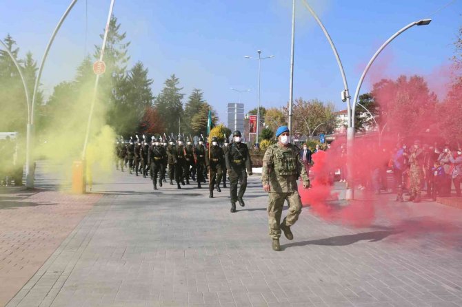 Cumhuriyet’in 98’inci Yılında Komandolar Caddeleri İnletti