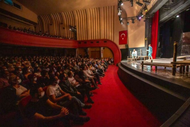 ‘Venedik Taciri’ Adana’da İzleyiciyle Buluştu