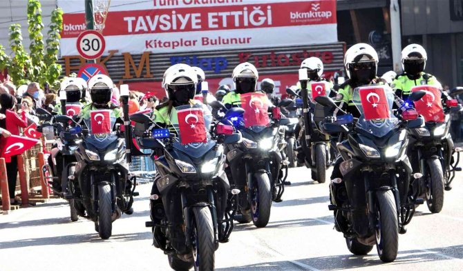 Bursa’da Cumhuriyet Bayramı Coşkuyla Kutlandı