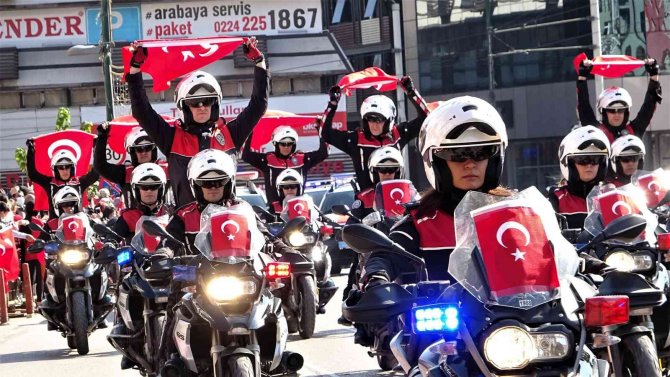 Bursa’da Cumhuriyet Bayramı Coşkuyla Kutlandı