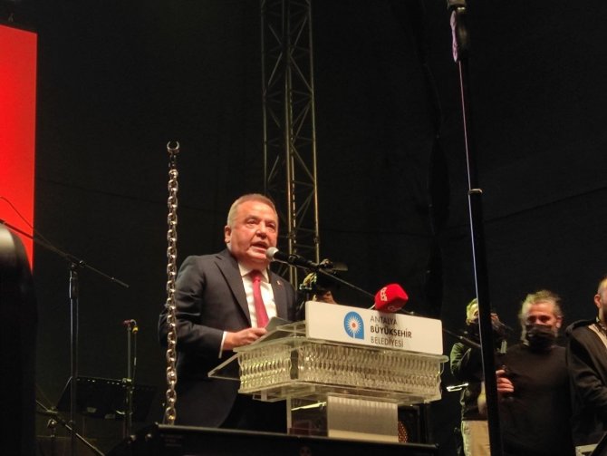 Kıraç Konserinde İnsan Seli Yaşandı