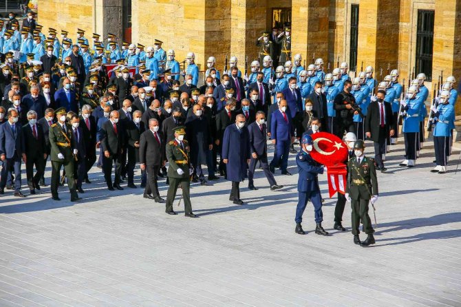 Cumhuriyet Bayramı Törenleri Anıtkabir’de Başladı