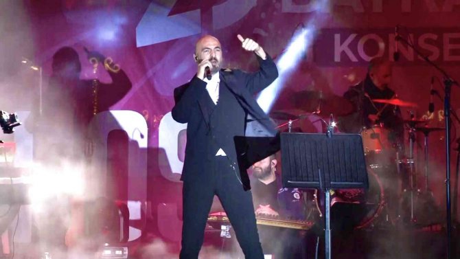 Ümraniye’de Soner Sarıkabadayı Konseri