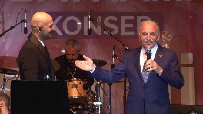 Ümraniye’de Soner Sarıkabadayı Konseri