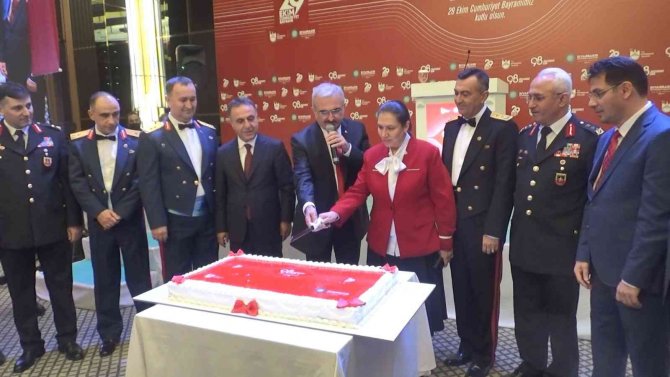 Diyarbakır’da 29 Ekim Cumhuriyet Bayramı Kabul Töreni