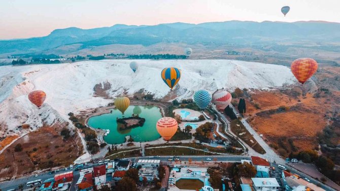 Beyaz Cennetin Semalarında Cumhuriyet Coşkusu Yaşandı