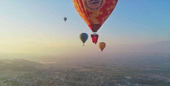 Beyaz Cennetin Semalarında Cumhuriyet Coşkusu Yaşandı