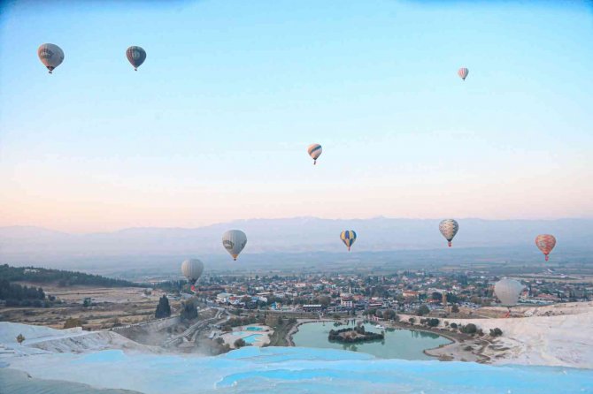 Beyaz Cennetin Semalarında Cumhuriyet Coşkusu Yaşandı