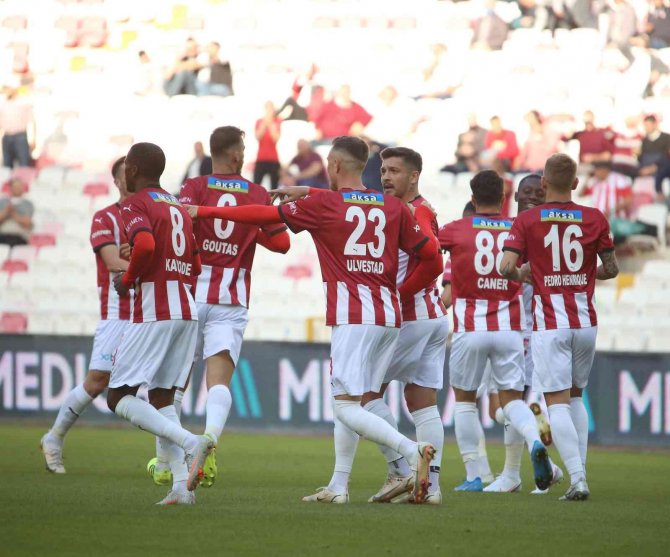 Altay İle Sivasspor Ligde İlk Kez Karşılaşacak
