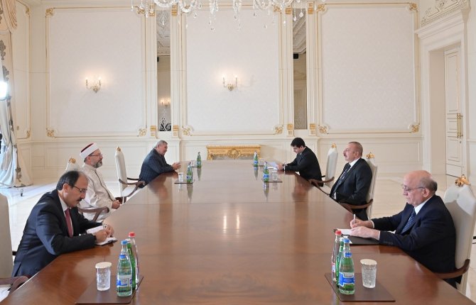 Diyanet İ̇şleri Başkanı Erbaş, Azerbaycan Cumhurbaşkanı Aliyev Tarafından Kabul Edildi