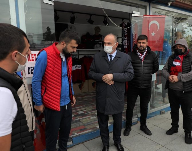Başkan Özlü Düzcespor Taraftarına Hediye Bilet