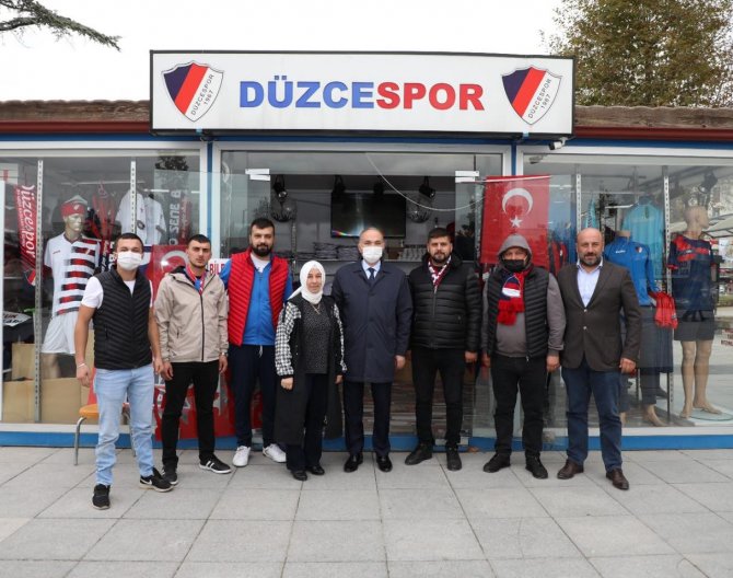 Başkan Özlü Düzcespor Taraftarına Hediye Bilet