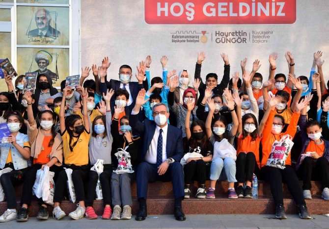 Kitap Fuarını 100 Bin Kişi Ziyaret Etti