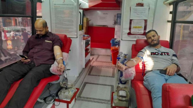 Cumhuriyet Bayramında Kan Bağışına Yoğun İlgi