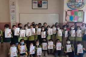 Minikler Cumhuriyetin İlan Edileceğini Bildiren Gazete Çıkardı