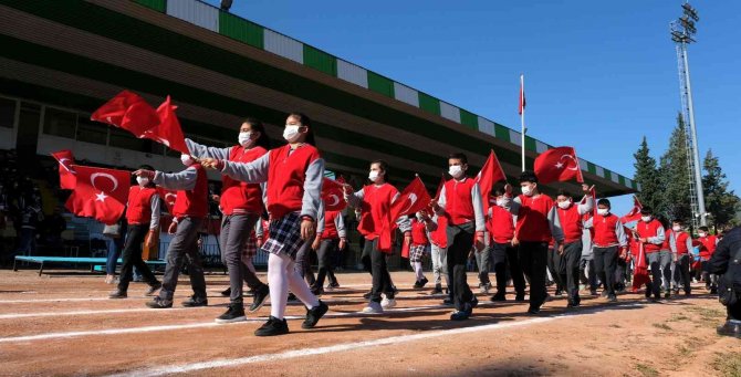 Muğla’da Cumhuriyet Bayramı Atatürk Stadyumu’nda Kutlandı