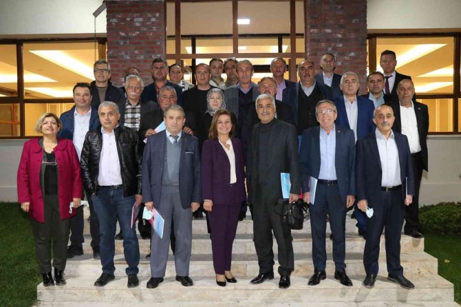 Başkan Köse, Sosyal Tesislerde Muhtarlarla Bir Araya Geldi