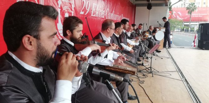 Şanlıurfa’da Uzun Havalı Cumhuriyet Kutlaması