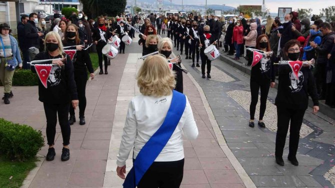 Cumhuriyet Kadınları Bandosu’dan 29 Ekim Gösterisi