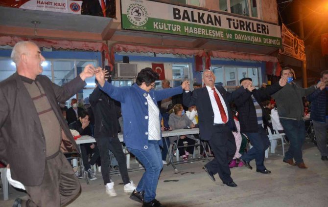 Gazi Paşalılar Davul-zurna İle ’Cumhuriyet’i Kutladı
