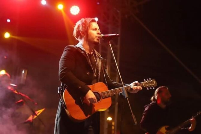 Sanatçı Emre Aydın Bandırma’ Da Sahne Aldı