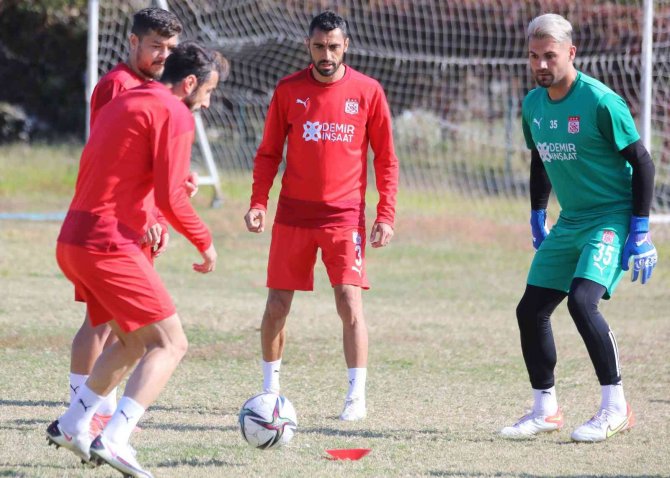 Sivasspor, Altay Maçının Taktiğini Çalıştı