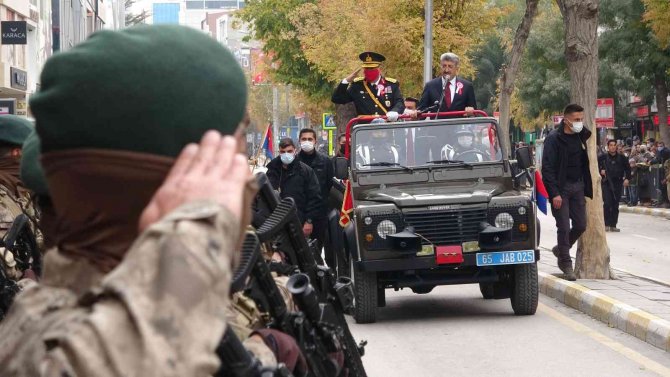 Van’da Cumhuriyet Bayramı Coşkusu