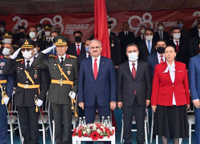 Diyarbakır’da Cumhuriyetin 98. Yıldönümü Coşkuyla Kutlandı