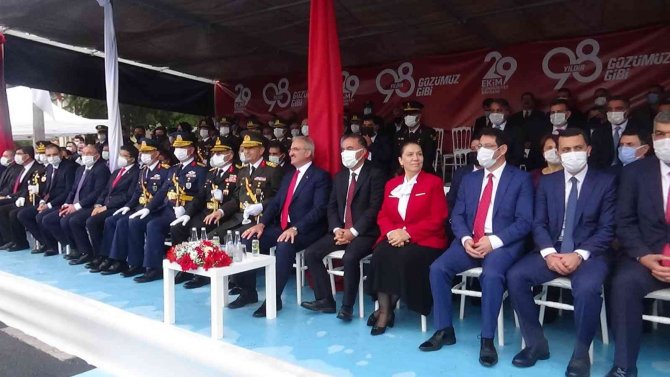Diyarbakır’da Cumhuriyetin 98. Yıldönümü Coşkuyla Kutlandı