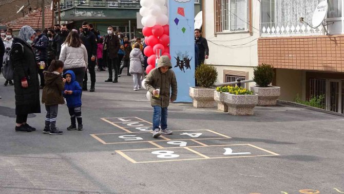 Çocuklar İçin Tasarlanan Sokak Açıldı