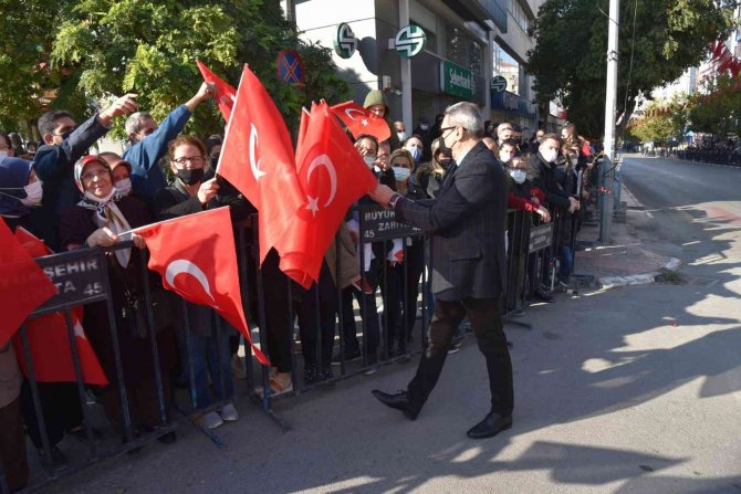 Yunusemre’de Cumhuriyet Bayramı Coşkusu