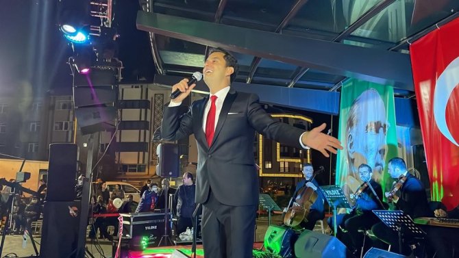 Çaycuma Cumhuriyet Konseriyle Coştu