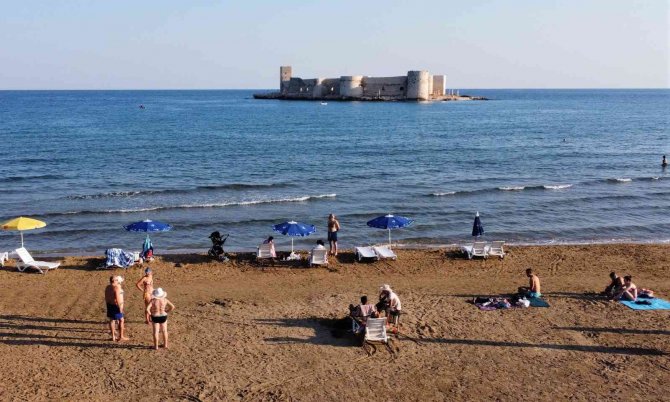 Birçok İlde Kar, Yağmur, Soğuk Hava, Mersin’de İse Güneş Ve Deniz Keyfi