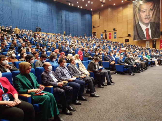 Diyarbakır’da Ak Parti Ar-ge Teşkilat Akademisi Eğitim Kampı Başladı