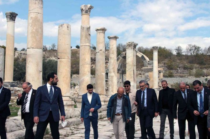 Mahir Ünal Stratonikeia’yı Gezdi