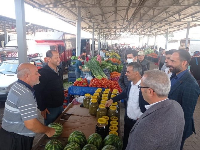Başkan Bilgili, Pazar Esnafı Ve Vatandaşlar Bir Araya Geldi