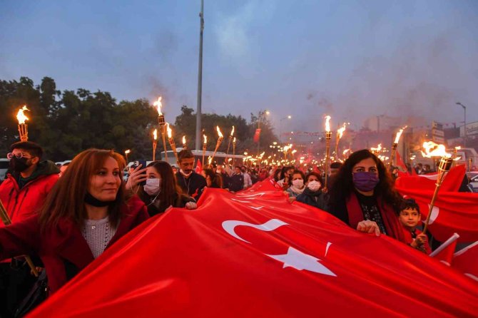 Başkent’te Cumhuriyet Coşkusu Sokaklara Taştı