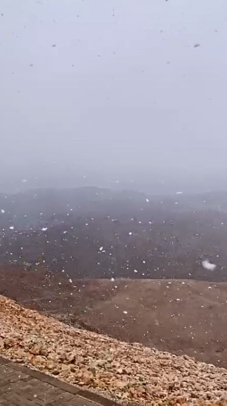 Antalya’ya Mevsimin İlk Karı Düştü