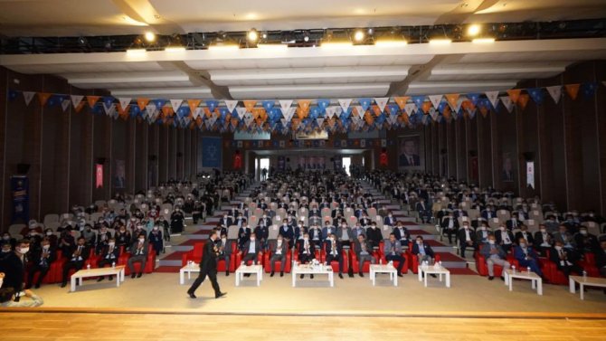 Ak Parti’nin ‘Teşkilat Akademisi’ Başladı