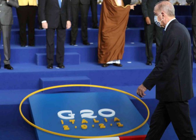 Cumhurbaşkanı Erdoğan, G20 Liderler Zirvesi’nde Aile Fotoğrafı Çekimine Katıldı