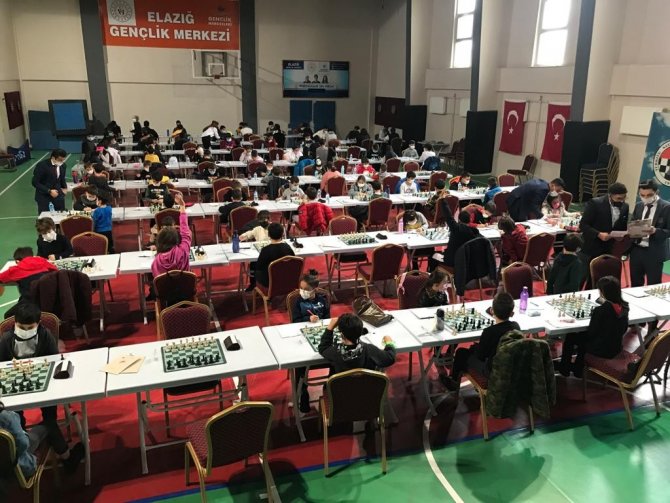 Elazığ’da "29 Ekim Cumhuriyet Bayramı Satranç Turnuvası" Düzenlendi