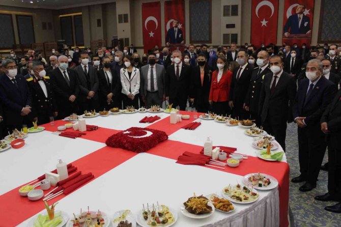 Gaziantepliler Cumhuriyet Balosunda Buluştu