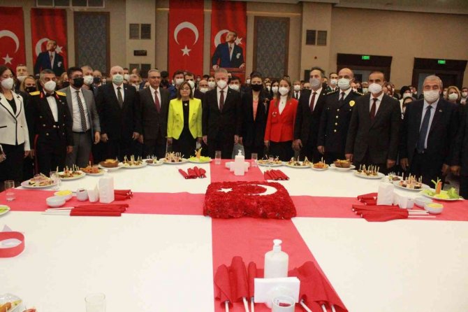 Gaziantepliler Cumhuriyet Balosunda Buluştu