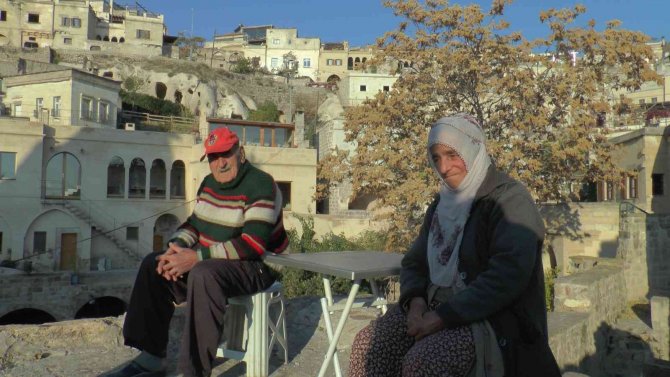 Ömürleri Peribacalarının İçinde Geçti