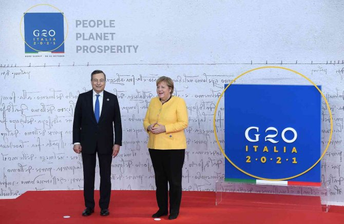 Merkel: “Dünya Ticaret Örgütü Kendini Yenilemeli”